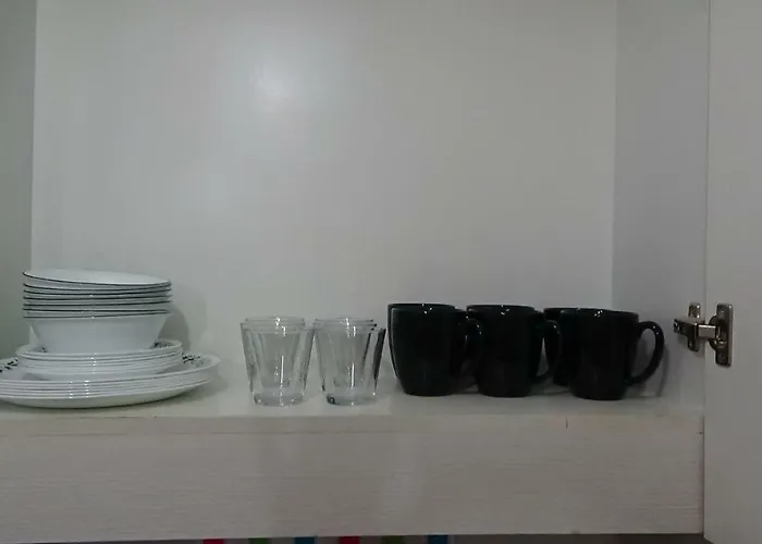 1br Makati Condo-pool View With Fiber Line Internet * Manila