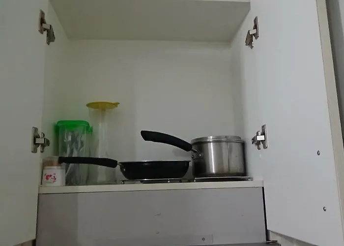 Apartamento 1br Makati Condo-pool View With Fiber Line Internet Manila