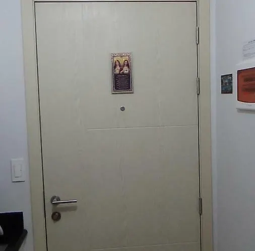 1br Makati Condo-pool View With Fiber Line Internet